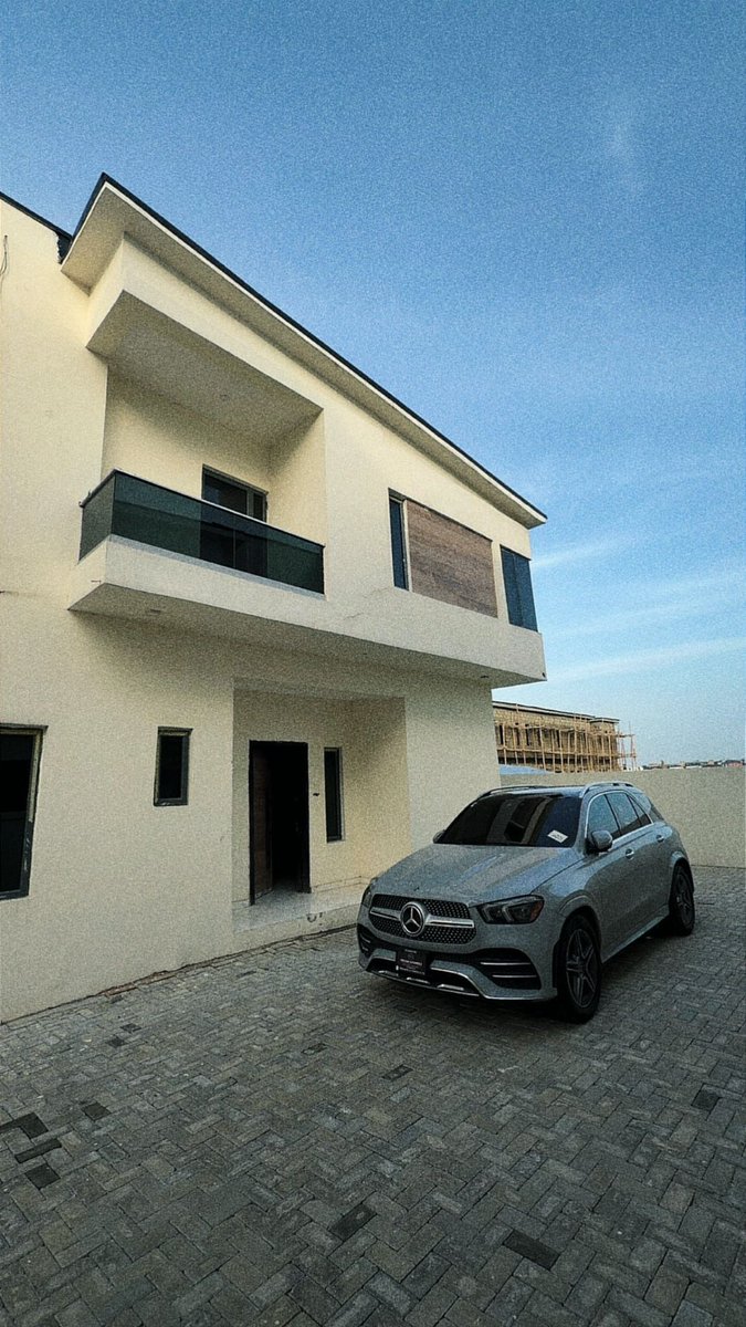 pinksunsetttt's tweet photo. 🚨 BREAKING:

Africa’s most followed Twitch streamer, Carter Efe, has reportedly acquired a new house worth ₦400M 😳🏠

That makes it a GLE worth ₦300M, a 2025 Toyota Camry, and now a ₦400M house—all within one year 🔥👏

Congratulations, serial winner @carterefe__ 🎊❤️ https://t.co/vV9H95Rmz1