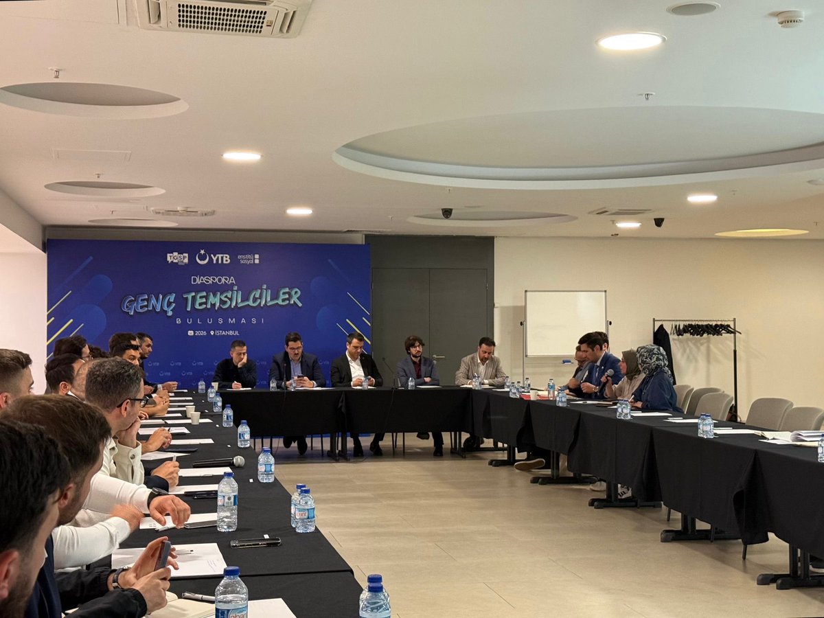 tgsptr's tweet photo. Başkan Vekilimiz M. Kürşat Karaca ve Yönetim Kurulu heyetimiz, Enstitü Sosyal ev sahipliği ve YTB iş birliğiyle düzenlenen “Diaspora Genç Temsilciler Buluşması” programına katılım sağladı.

Yurtdışında yaşayan genç sivil toplum temsilcilerinin bir araya geldiği programda; gençlik çalışmaları, uluslararası iş birlikleri, kapasite gelişimi ve diaspora gençlerinin Türkiye ile bağlarının güçlendirilmesine yönelik verimli istişarelerde bulunuldu.

Gençliğin enerjisiyle, sınırları aşan güçlü bir sivil toplum vizyonu için çalışmaya devam ediyoruz. 🇹🇷