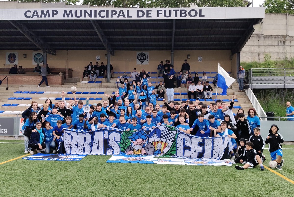 mollerussa13's tweet photo. Enhorabona nois!!! Quin equipàs!!! Orgull màxim💙🤍 

¡𝑬𝒍 𝒋𝒖𝒗𝒆𝒏𝒊𝒍 𝒆́𝒔 𝒅𝒆 𝒑𝒓𝒆𝒇𝒆𝒓𝒆𝒏𝒕! https://t.co/XFJWw7U1I6