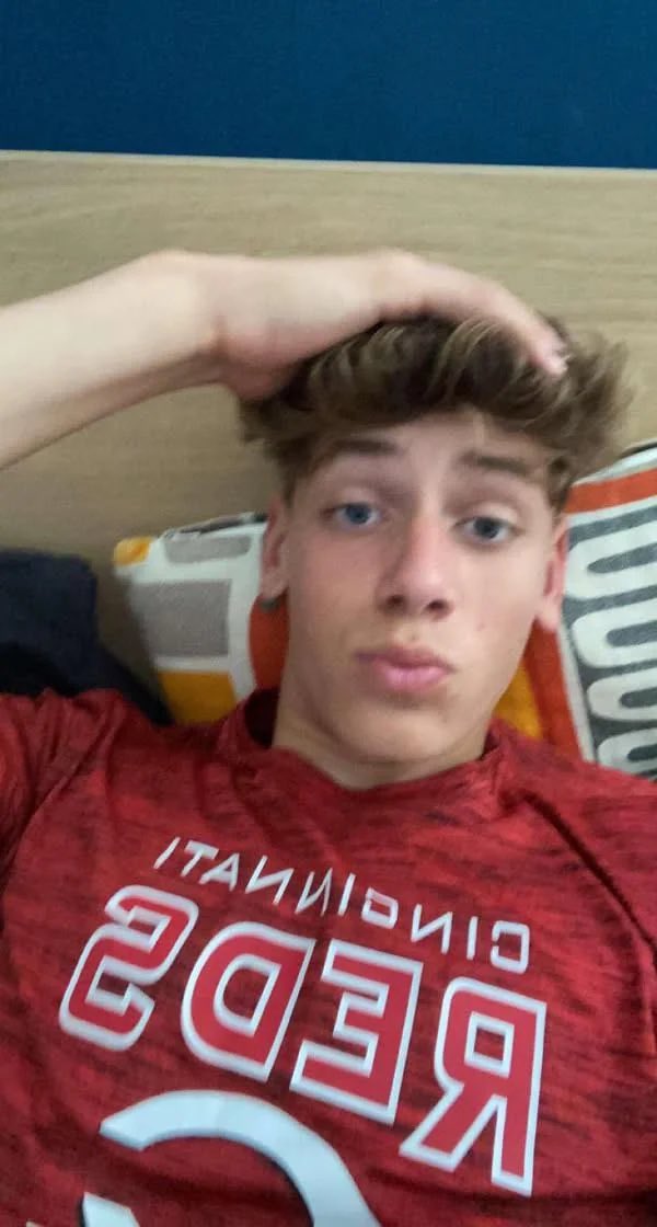 FOUR4WS's tweet photo. Cincinnati Reds fan #Chudai 🍆💦 https://t.co/KFyaDrRhRI