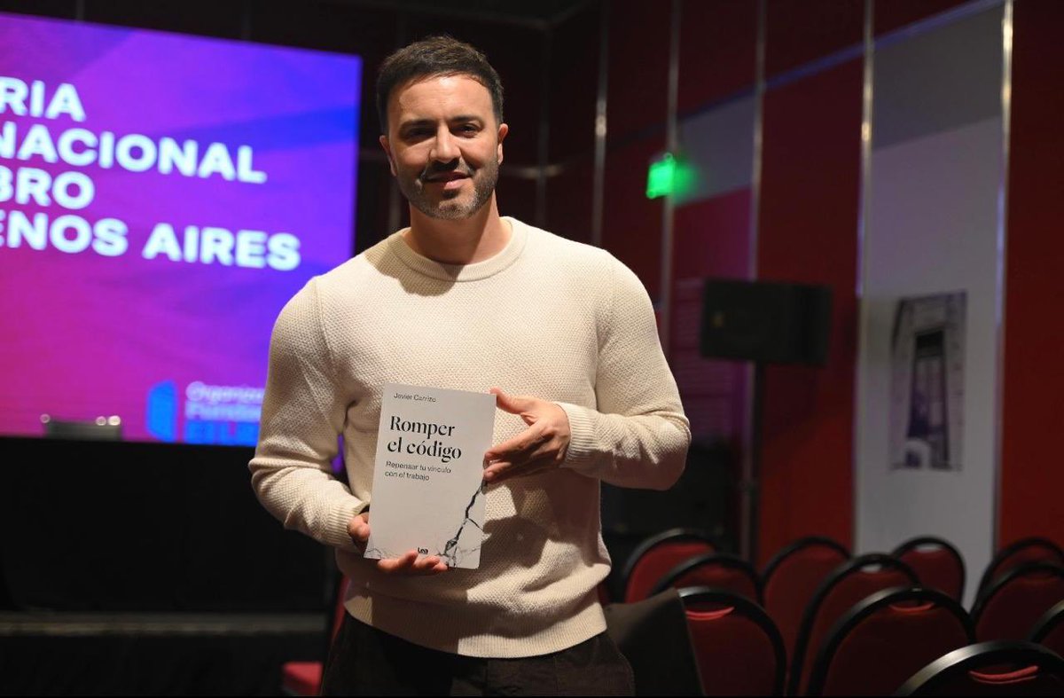 javiercarrizook's tweet photo. Anoche presenté “Romper el código” en la Feria del Libro, y fue un momento muy especial para mí.

Un libro se escribe en soledad, aunque cobra sentido cuando conecta con los demás.

Gracias a todos los que fueron parte de este recorrido y acompañaron esta presentación. https://t.co/zzTnJpPs9D