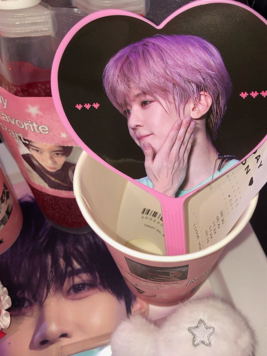 kyo2ee's tweet photo. 생일 카페에 오다 ... 🩷💕🩷💕 https://t.co/f4HV7jh9OG