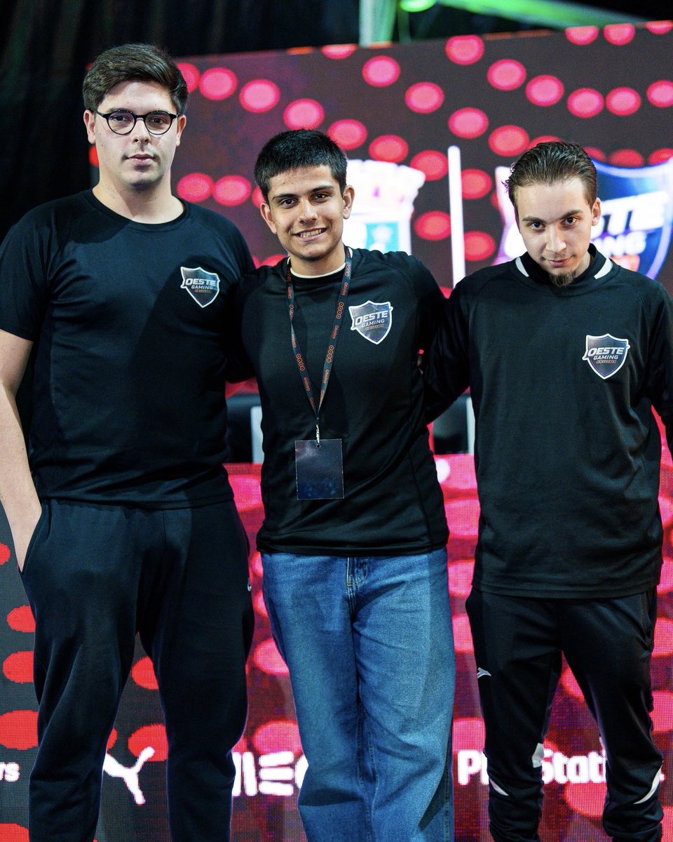 FPFeSPORTS's tweet photo. Mais um 𝗤𝗨𝗔𝗟𝗜𝗙𝗜𝗖𝗔𝗗𝗢 para a FPF eSPORTS Finals: SCUT/Oeste Gaming! 🏰🎮

#NuncaSeráSóUmJogo | #TaçaMastersDiogoJota https://t.co/CNZNHPbKPU