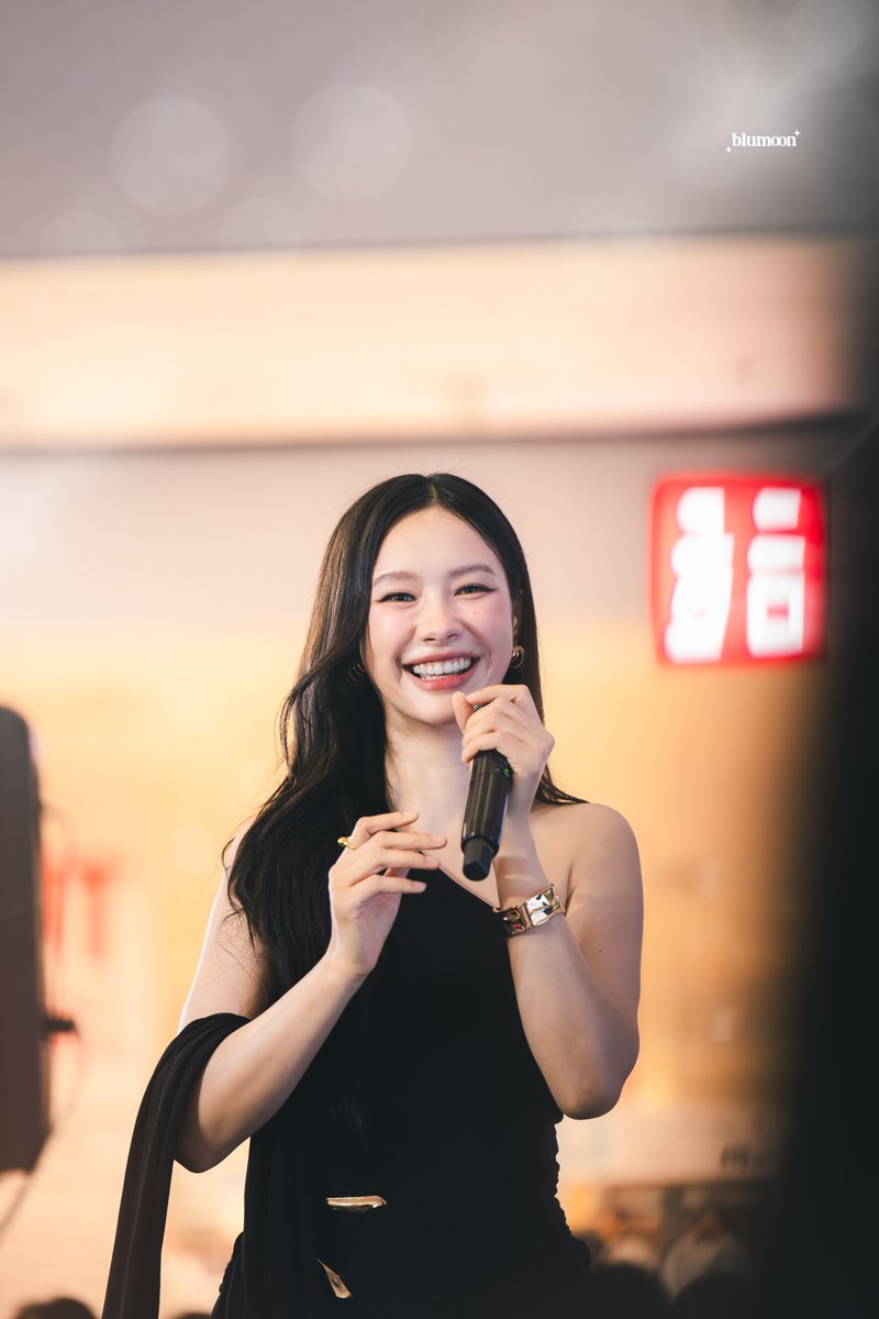 Blumoon tweet media