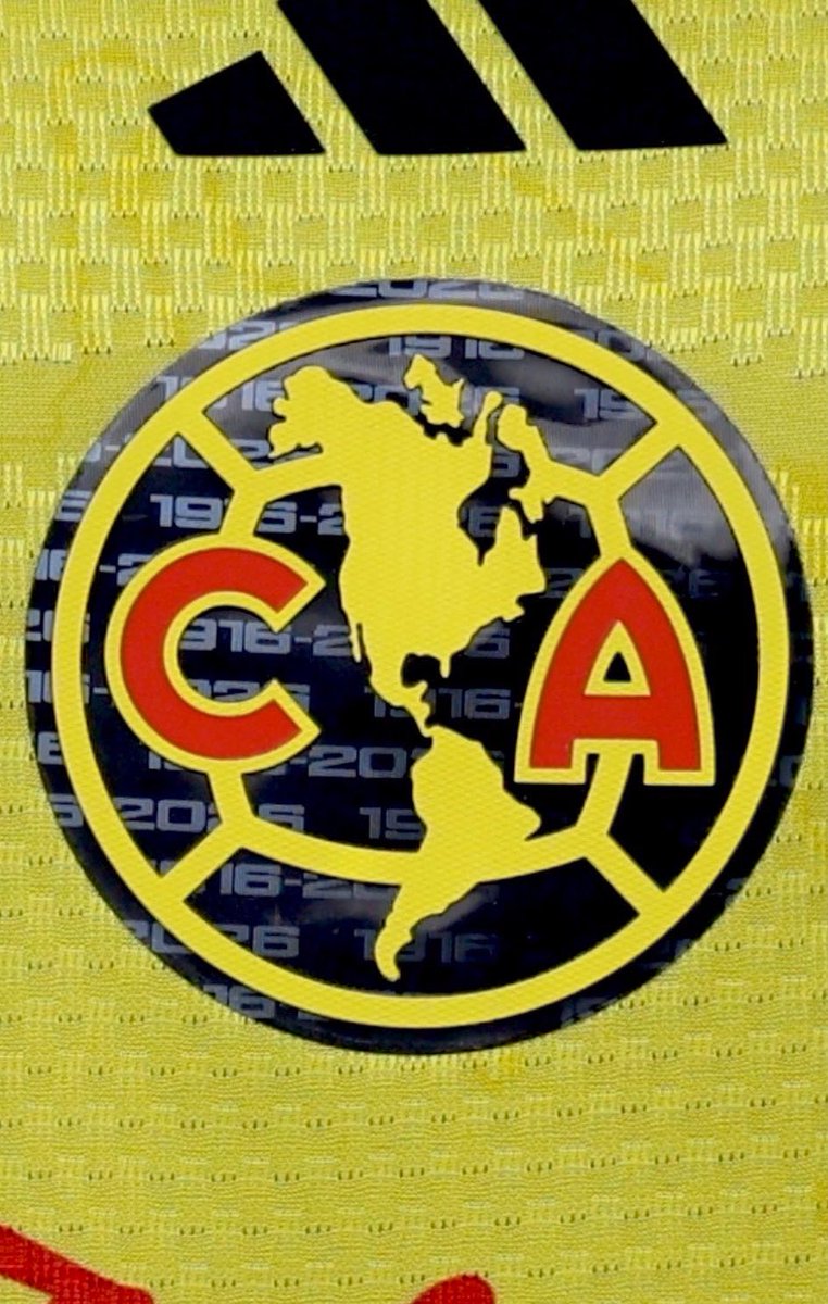 LuisErnestoP95's tweet photo. Detalle del escudo en el Jersey del @ClubAmerica para la temporada 26/26 

“1916-2026”

#GrandesDeCorazon https://t.co/uQthCWQOrV