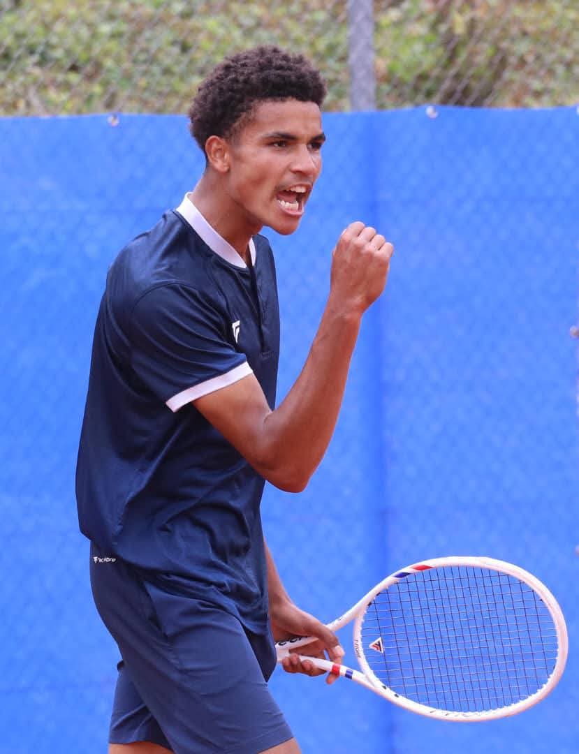 #JustIn: Tennis sensational Ntungamili Raguin has been crowned the junior male sportsperson of the year at the 45th Botswana Sport Awards. He emerged victorious ahead of fellow nominees Edwin  Nyoka and Justice Oratile