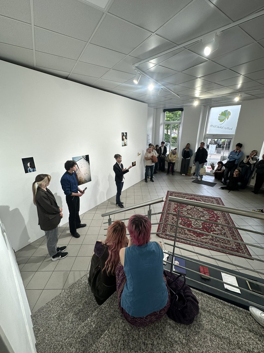 Dr_B_Hohberger's tweet photo. Weiter geht’s zu einem Redebeitrag bei einer ME/CFS Vernissage mit dem Namen „There Is No Other Place Like Home“ im Kulturlokal Fürth. Die Ausstellung setzt sich mit dem Leben eines schwerstbetroffenen Menschen mit ME/CFS auseinander. https://t.co/iigkQOqU4T