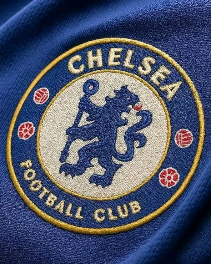 SprightlyCFC's tweet photo. Levi Colwill back at Anfield and straight into it. Looked like he never left tbh, just calm defending all game. 🧱🔵
#CFC #Colwill https://t.co/LloTfLCkQG