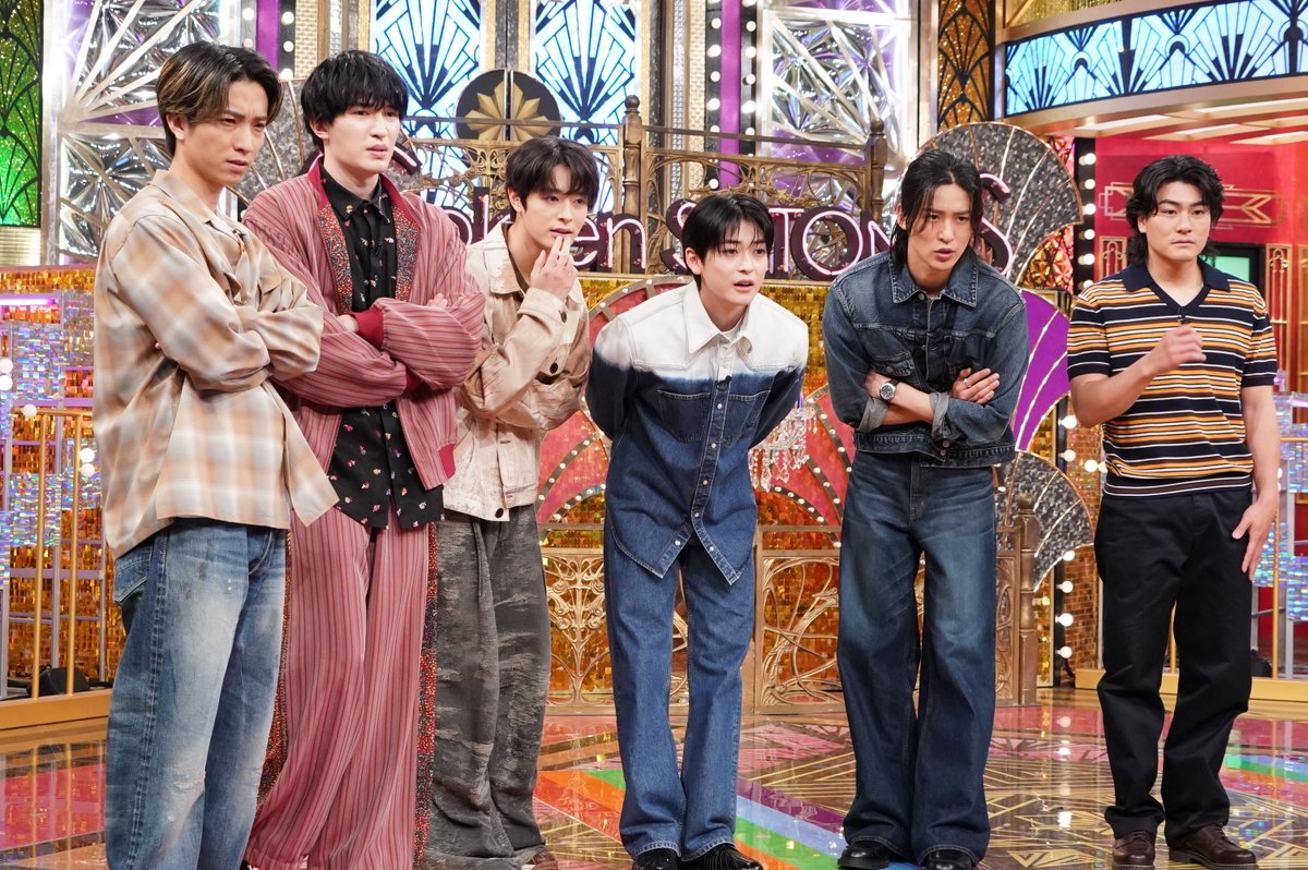 TVGweb's tweet photo. 「Golden SixTONES」今夜放送💎

Snow Man・目黒蓮ら
「SAKAMOTO DAYS」キャスト陣が登場🔥

目黒が松村北斗に
思わず「北斗ぉ！」と一喝⁉
ジェシーの激レアエピソードも語る

小手伸也＆高橋文哉が白煙に包まれ…
塩野瑛久はドヤ顔でまさかのミス💭

https://t.co/x8Hi01zFIq

#GOスト #SixTONES https://t.co/c5qnwPWHvt
