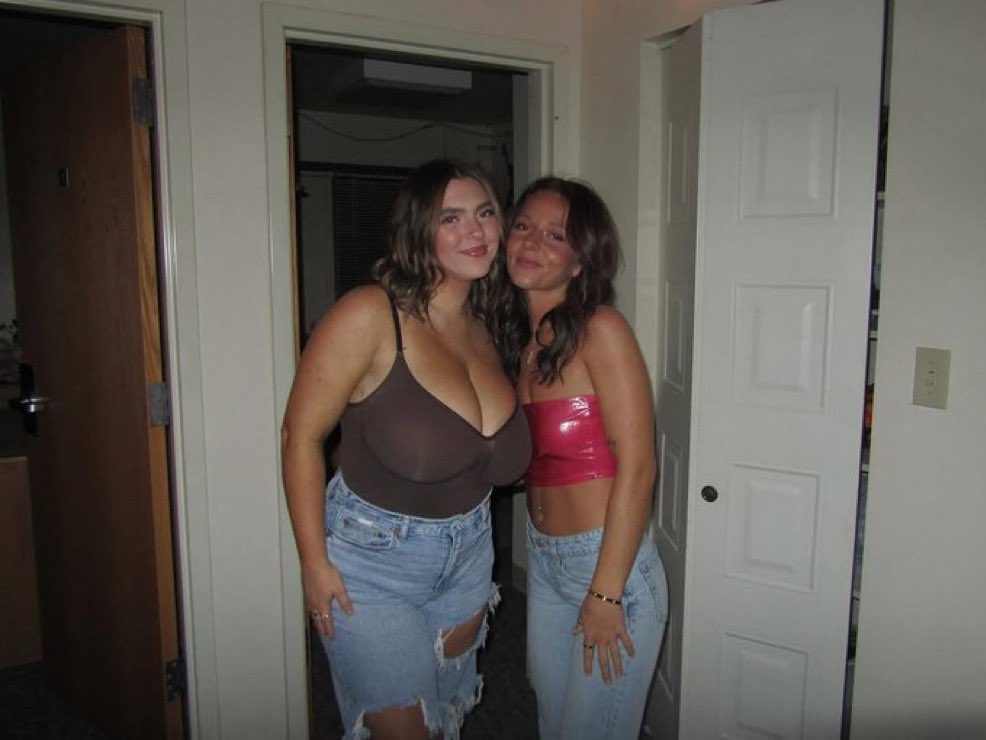 killerp247's tweet photo. Anyone whos knows this fat big titted  girl dm me https://t.co/EucaqYZl9O