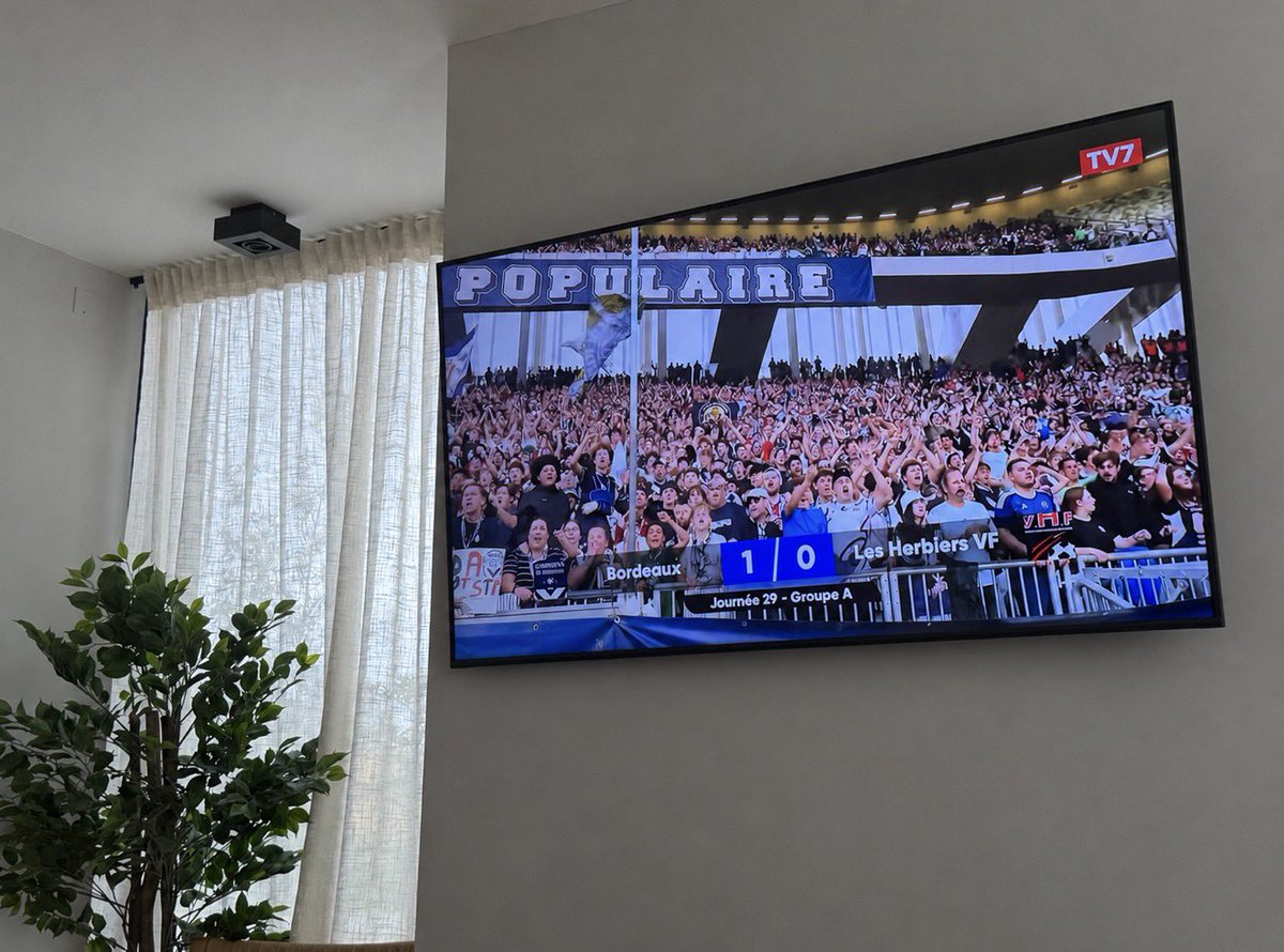 diego_rolan's tweet photo. Allez les Bleus la famille @girondins 💪🏾💪🏾 https://t.co/H7D1aXLjks