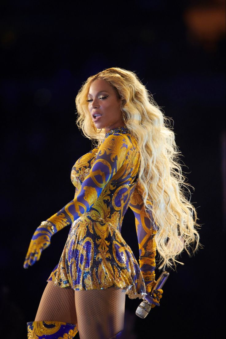 beyoncé hourly 𐚁ིྀ 🍬ৎ୭˚˖٠ tweet media