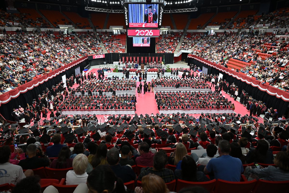 WSU_Cougar_Pres's tweet photo. Congratulations to @WSUPullman students who are earning their degrees today. President Cantwell is honored to celebrate alongside graduates across the System and cheer them on as they begin their next chapter. 🎓 #CougGrad #GoCougs https://t.co/2Nr4XC916o