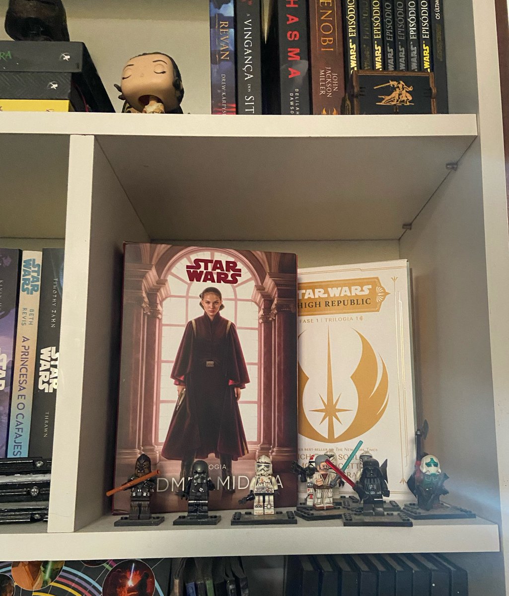 Dito isto, essa capa do box é BELÍSSIMA