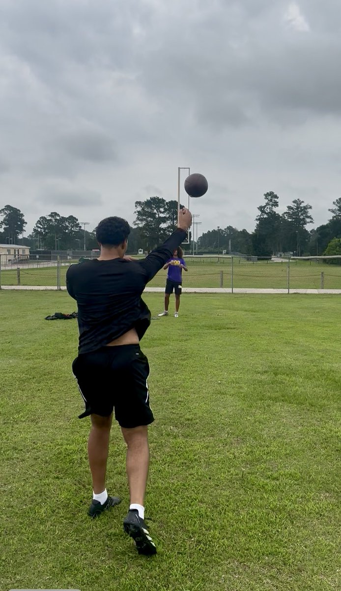 CoachDPettway's tweet photo. Ball Placement!!!
Arm Discipline.
Jaylen Pettway
#smartarm #strongarm #elite #QB https://t.co/Q9U5xs4ifr