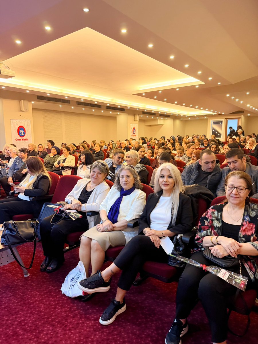 LadiseHas's tweet photo. Bakırköy Cemevi Kadın Kolları ve Meclis Üyesi olarak Cem Vakfının düzenlediği Anneler Günü Programına katılım sağladık. https://t.co/o0AmlI9WVu