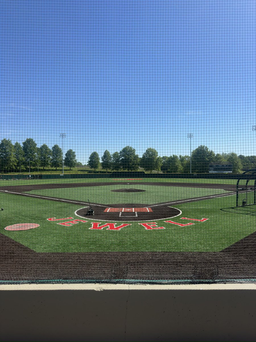 IUSBaseball's tweet photo. Day 2 on the road starts off with practice. Huge thanks to @Jewell_Baseball for having us out and letting us use their beautiful facilities!
Next stop ➡️ Bellevue NE…
#RTTV
#RollDiers https://t.co/hiu4WXFsKv