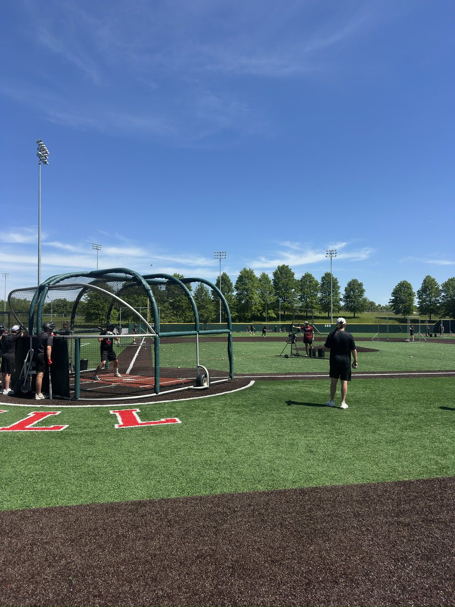 IUSBaseball's tweet photo. Day 2 on the road starts off with practice. Huge thanks to @Jewell_Baseball for having us out and letting us use their beautiful facilities!
Next stop ➡️ Bellevue NE…
#RTTV
#RollDiers https://t.co/hiu4WXFsKv