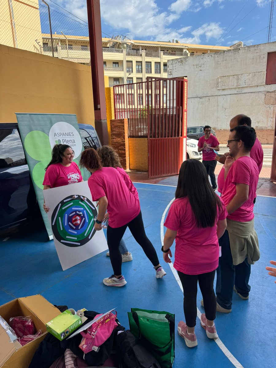 PlenaMelilla's tweet photo. 🍀🎓 Hoy hemos vivido el Día de la Educación en Melilla junto a otras entidades @CME_es @CmeMelilla  educativas y sociales.
🧩 Una jornada de aprendizaje, convivencia y participación,
🍀 💬 Gracias a todas las personas y entidades que lo han hecho posible. https://t.co/PuiCvek4ly