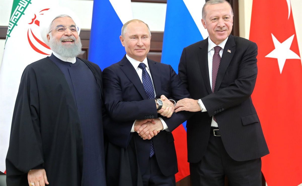 Erdogan insta a los musulmanes en Europa a incrementar su presencia con familias numerosas, a fortalecer su unidad, a formar una comunidad separada que nunca debe asimilarse y a participar activamente en la política para ocupar puestos de influencia.¿No os suena a aquello de