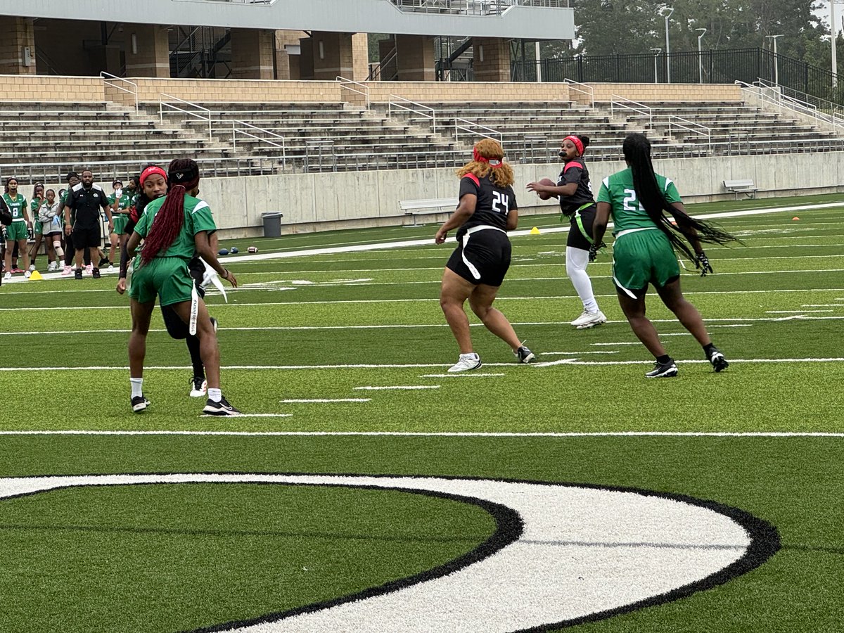 Coach Derrell Oliver tweet media