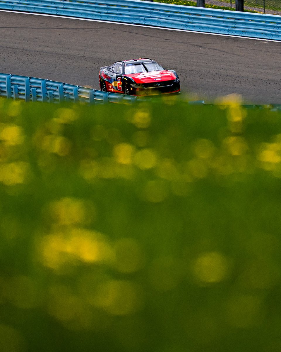 NASCAR's tweet photo. That @Team_Penske Ford looks stout to start!

@AustinCindric has the fastest lap in practice at @WGI. https://t.co/2Z6EwUydxU