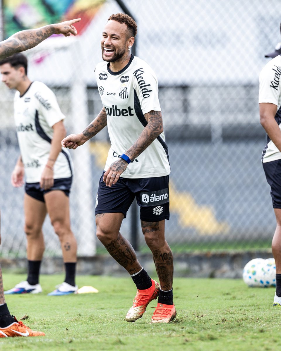 Estagiário do Ney tweet media