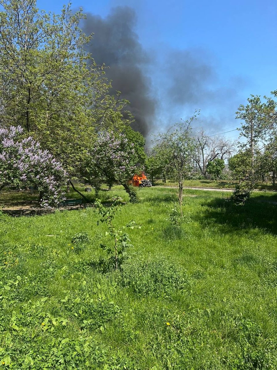 KoretskyiUA's tweet photo. Today at 10:45am, russian forces attacked a special purpose vehicle of Naftogaz Group gas workers (Donetskoblgaz) in the Donetsk region with an FPV drone.

The gas service vehicle was heading to a call to restore infrastructure damaged as a result of previous shelling and to return gas supply to consumers in the frontline city of Druzhkivka.

Fortunately, our colleagues managed to evacuate in time and were not injured. The vehicle was completely destroyed.