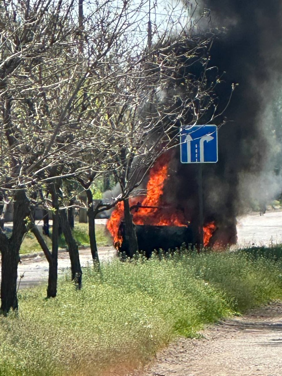 KoretskyiUA's tweet photo. Today at 10:45am, russian forces attacked a special purpose vehicle of Naftogaz Group gas workers (Donetskoblgaz) in the Donetsk region with an FPV drone.

The gas service vehicle was heading to a call to restore infrastructure damaged as a result of previous shelling and to return gas supply to consumers in the frontline city of Druzhkivka.

Fortunately, our colleagues managed to evacuate in time and were not injured. The vehicle was completely destroyed.