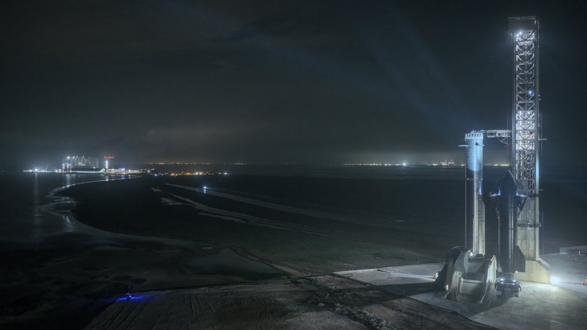 SpaceX tweet media