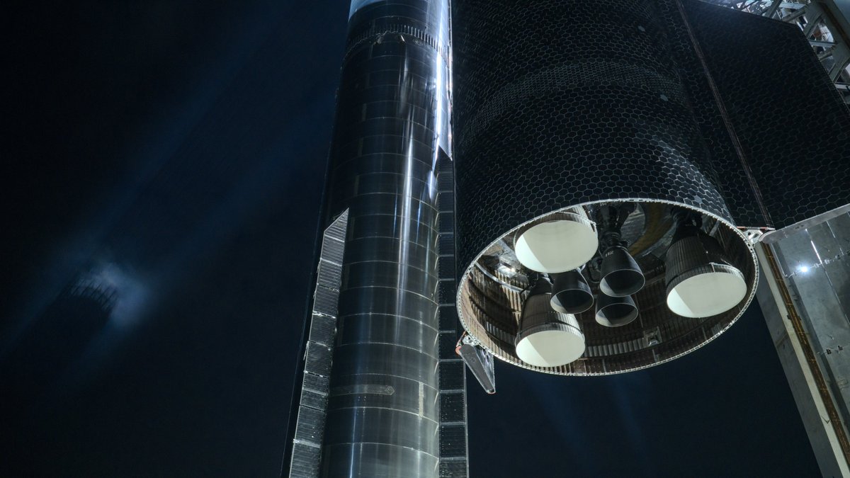 SpaceX tweet media