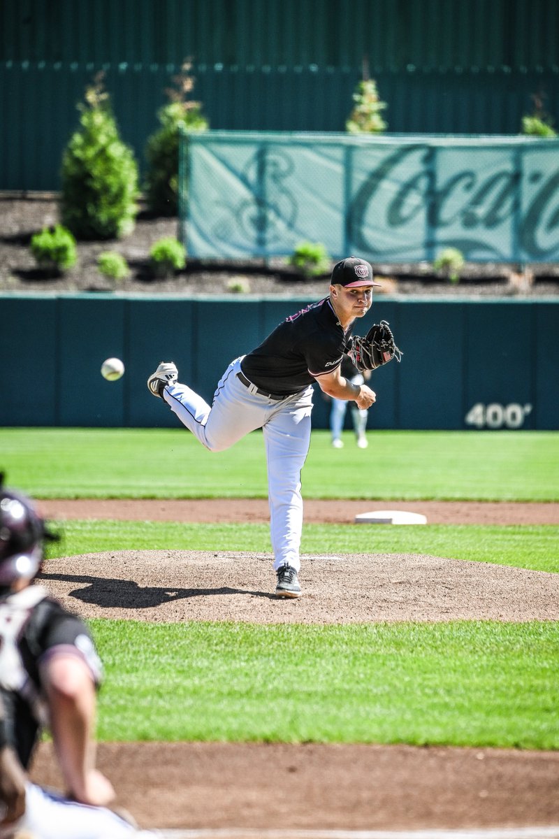 MoStateBSB's tweet photo. Brock left it all on the mound today 👏🫡

6.1 IP | 2 H | 1 R | 5 K

Also took a no-hitter into the seventh 💪

#GoBears | #WeAreMoState https://t.co/7jrzfTT6fy
