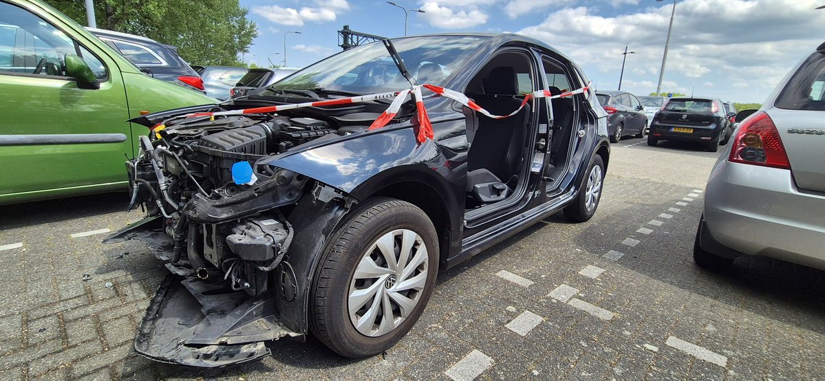 Auto's gestript op P+R parkeerplaats