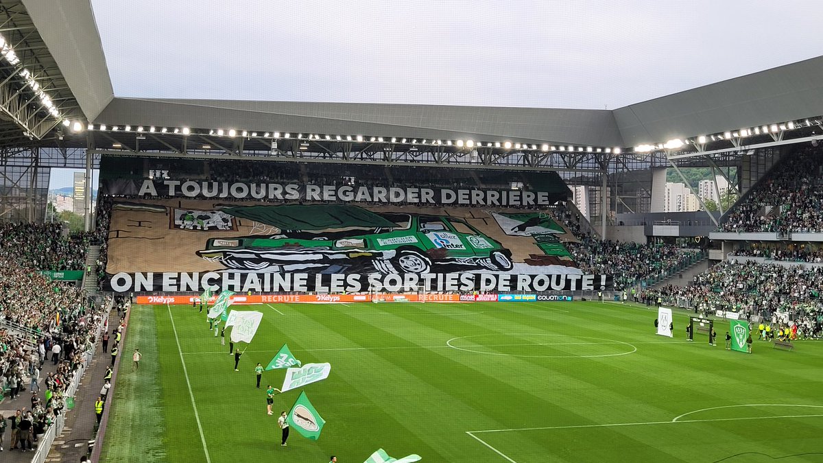 MomSfromSainT's tweet photo. "A toujours regarder derrière...
On enchaine les sorties de route"
Pas de sortie de route ce soir les verts...🚗 ➡️ @ligue1plus
@ASSEofficiel vs @AmiensSC
#GA92
#ASSEAFC https://t.co/SbqJKD3Qt1
