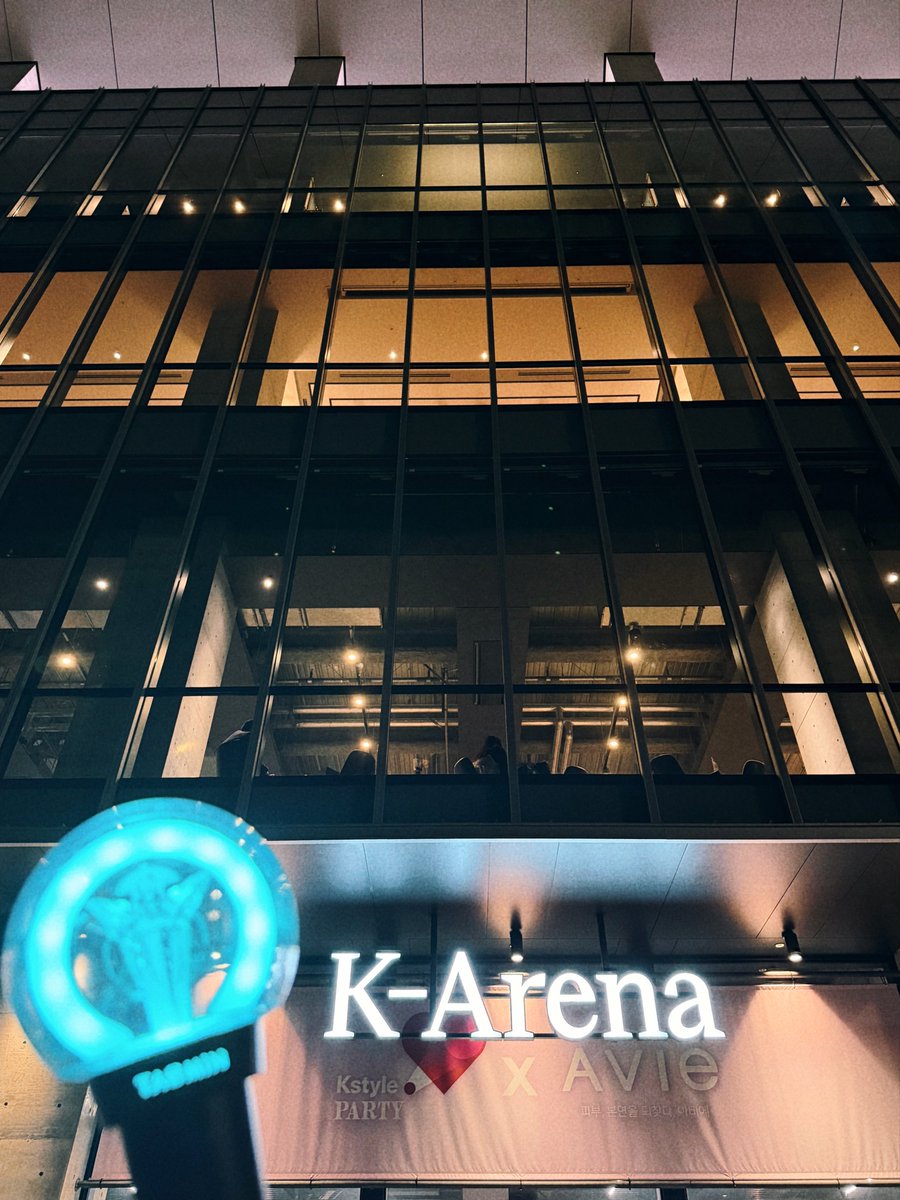 TaeminSupportJP's tweet photo. 出演者の中で唯一のソロアーティストだったけど、圧倒的な存在感で会場中をテミンの世界観に染めていてまさに神降臨。本当に素晴らしかった。
今年は日本ソロデビュー10周年。一線を走り続けた偉大な存在がこうしてコーチェラという大舞台を経てまた日本に来てくれたこと、それ自体がもうテミンの優しさではないだろうか。ありがとうの言葉では足りないくらい大きな感謝を送りたい🥲

我らのテミンは今日も最高にかっこよかったです🥺❤️‍🔥いつも愛を込めて🫶🏻
