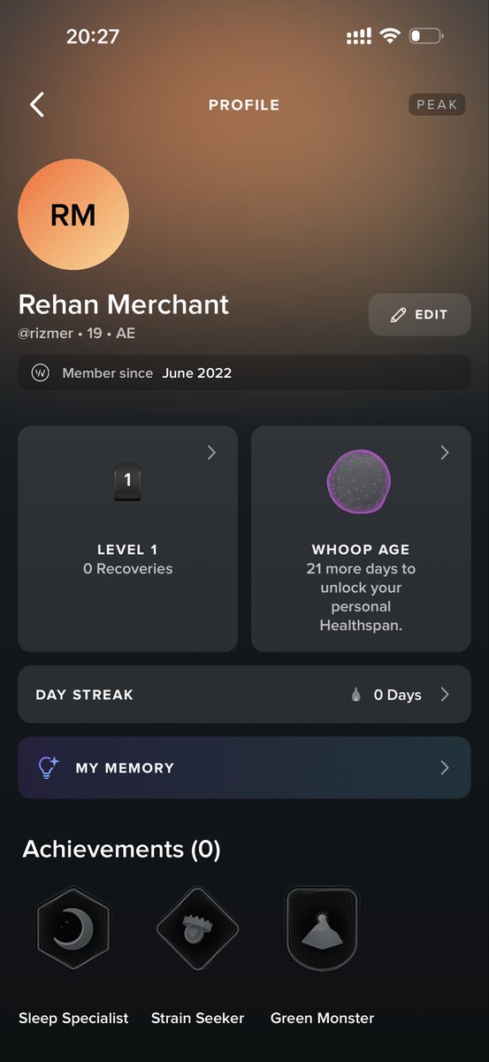 rizmer's tweet photo. @WHOOP Why are you charging for LIFE and the when device is paired it’s PEAK. Are you playing customers https://t.co/qdWJkp5bpz