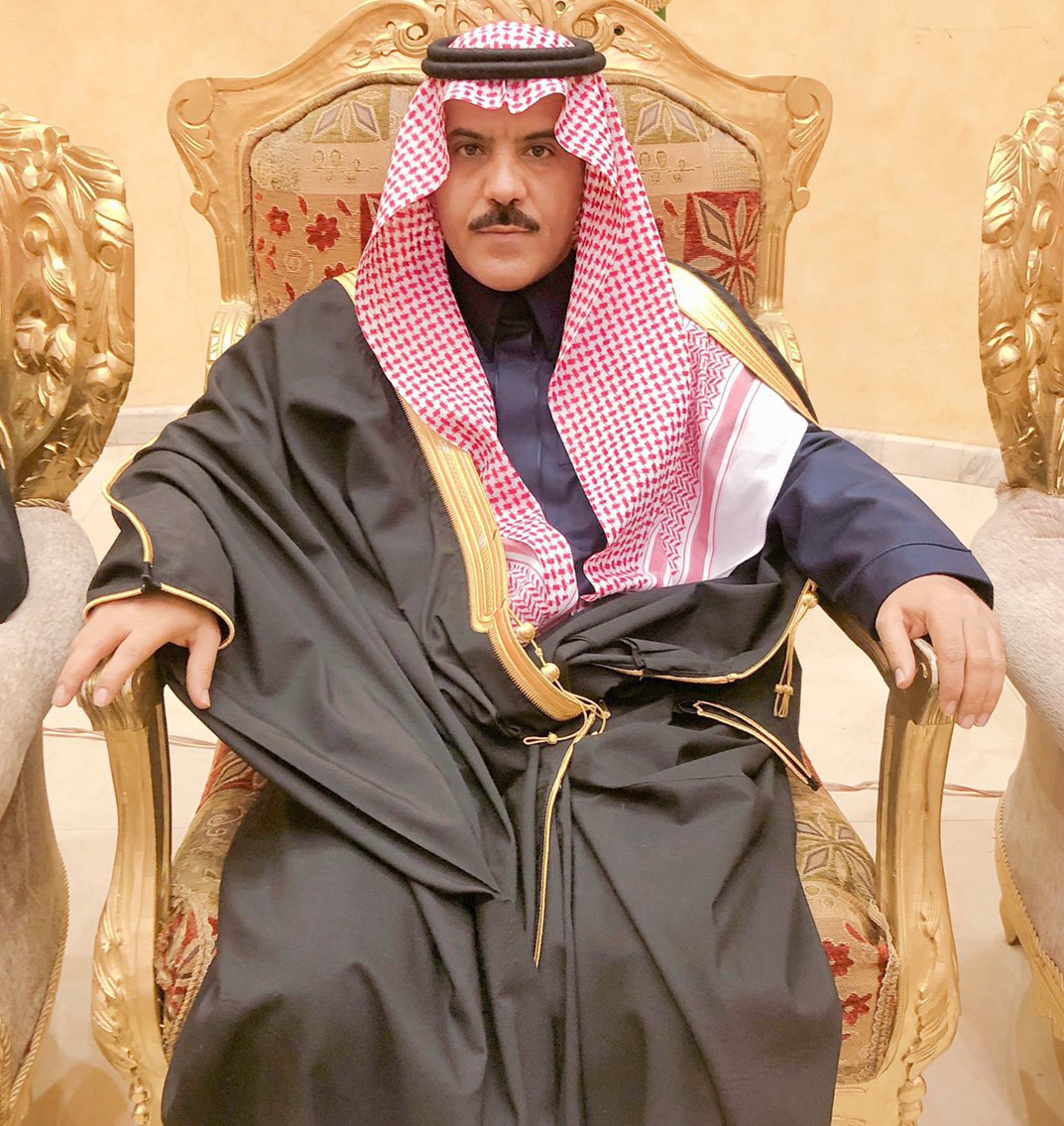 عدوا شيوخ و قولوا اللي تقولون
الشيخ عبدالله و ماجد عضيده
شيوخنا اللي في المواقف يعدون
المشيخه ما هي عليهم جديده
لهم و هم لها و ندري و تدرون
عن مرجع الدعوى و بيت القصيده
مافيه لا يمكن ولا فيه وش لون
فيه الوكيده عند راع الوعيده
#الرباعبن 
#عتيبه
 #روق_برقا
