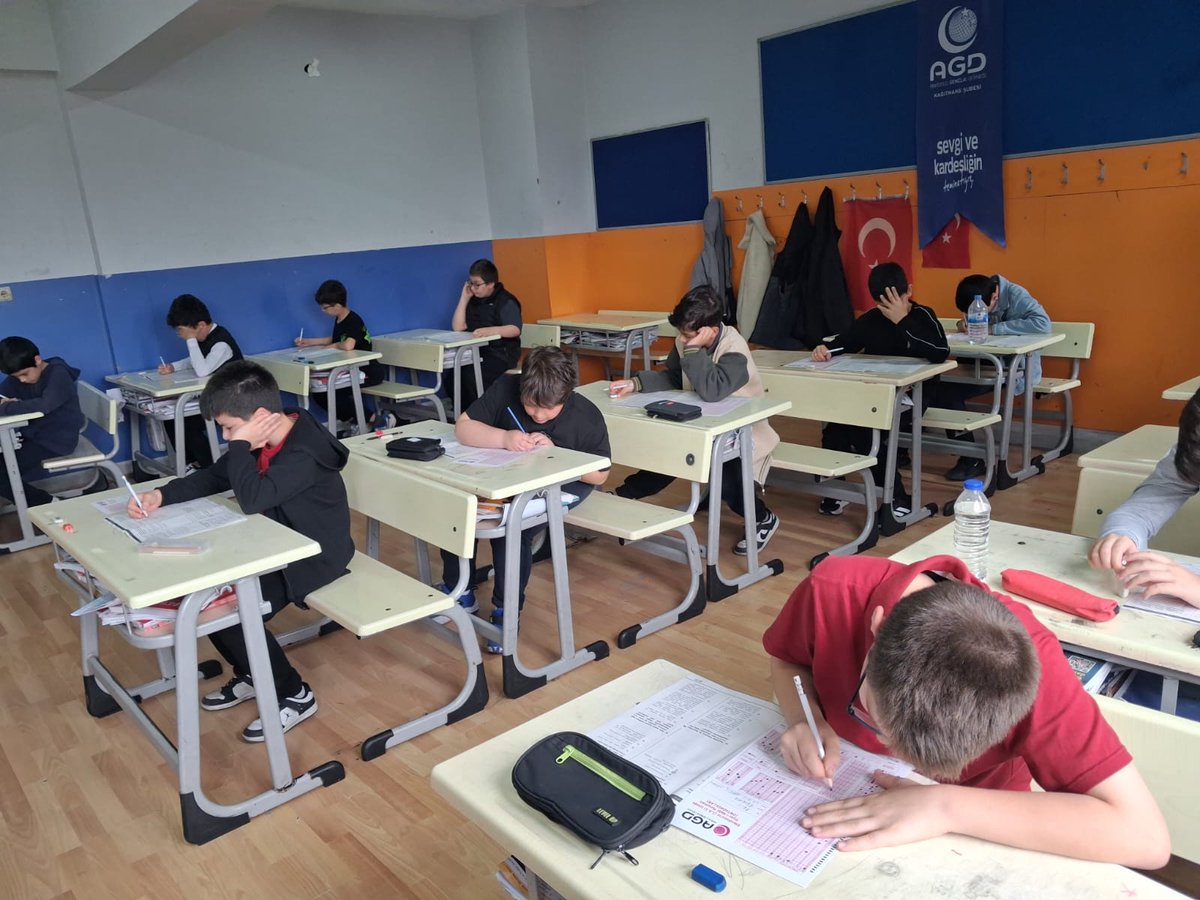 kagithaneagd's tweet photo. 📌"Gençler Efendimizin İzinde" Ortaokullar Düzeyi 2026 Siyer-i Nebi Sınavımızı gerçekleştirdik. 
📍 HAMİDİYE ORTAOKULU 
📍 ÇÖZÜM KOLEJİ https://t.co/FYhhzixdyy