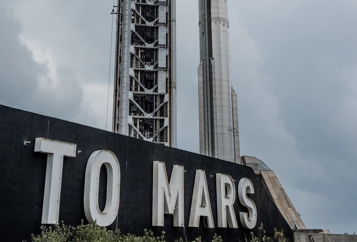 Bond_2662's tweet photo. @SpaceX To mars https://t.co/XVh41Wyzio