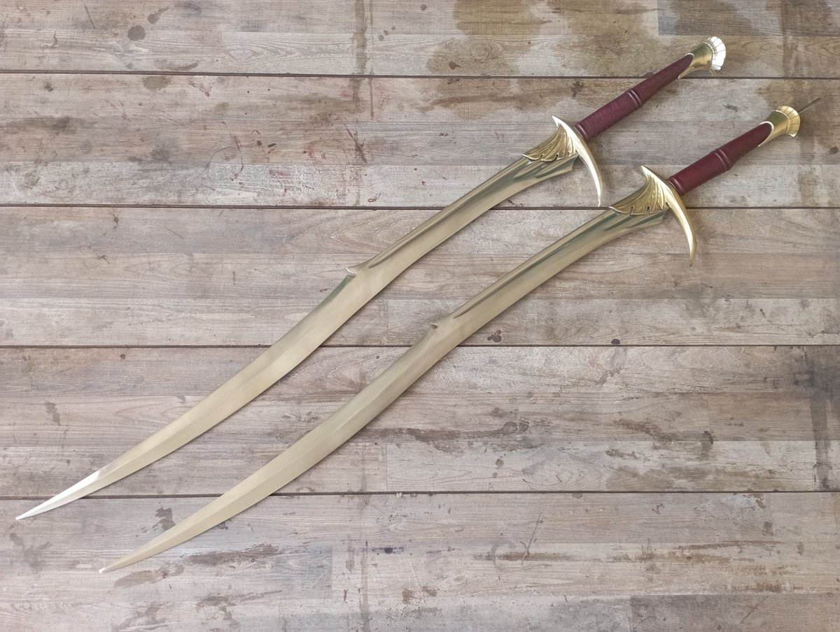 ArannReichhardt's tweet photo. And some of the final pictures of the sword(s)

Believe it or not this sword design has nothing to do with Thorin's but was instead conceived as a mixture between a Yataghan and a Longsword 

Designed by Emre_Ekmekci_art and honestly one of the coolest swords Ive got to make https://t.co/qp7k6qSfMa