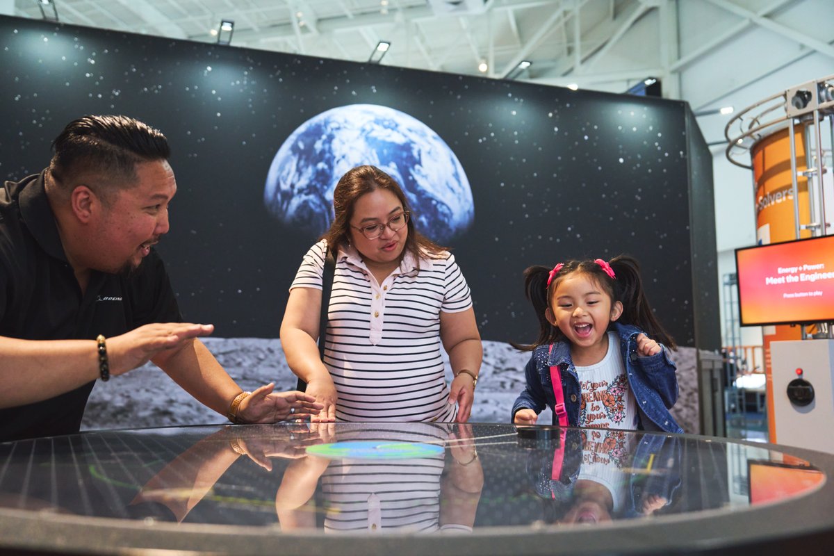futureofflight's tweet photo. Looking for a special Mother's Day outing? Plan an unforgettable visit to #BoeingFutureOfFlight. Enjoy family-friendly, interactive exhibits and a once-in-a-lifetime tour!

Tickets: https://t.co/f0103jL1SK https://t.co/6Oogxav2Tl