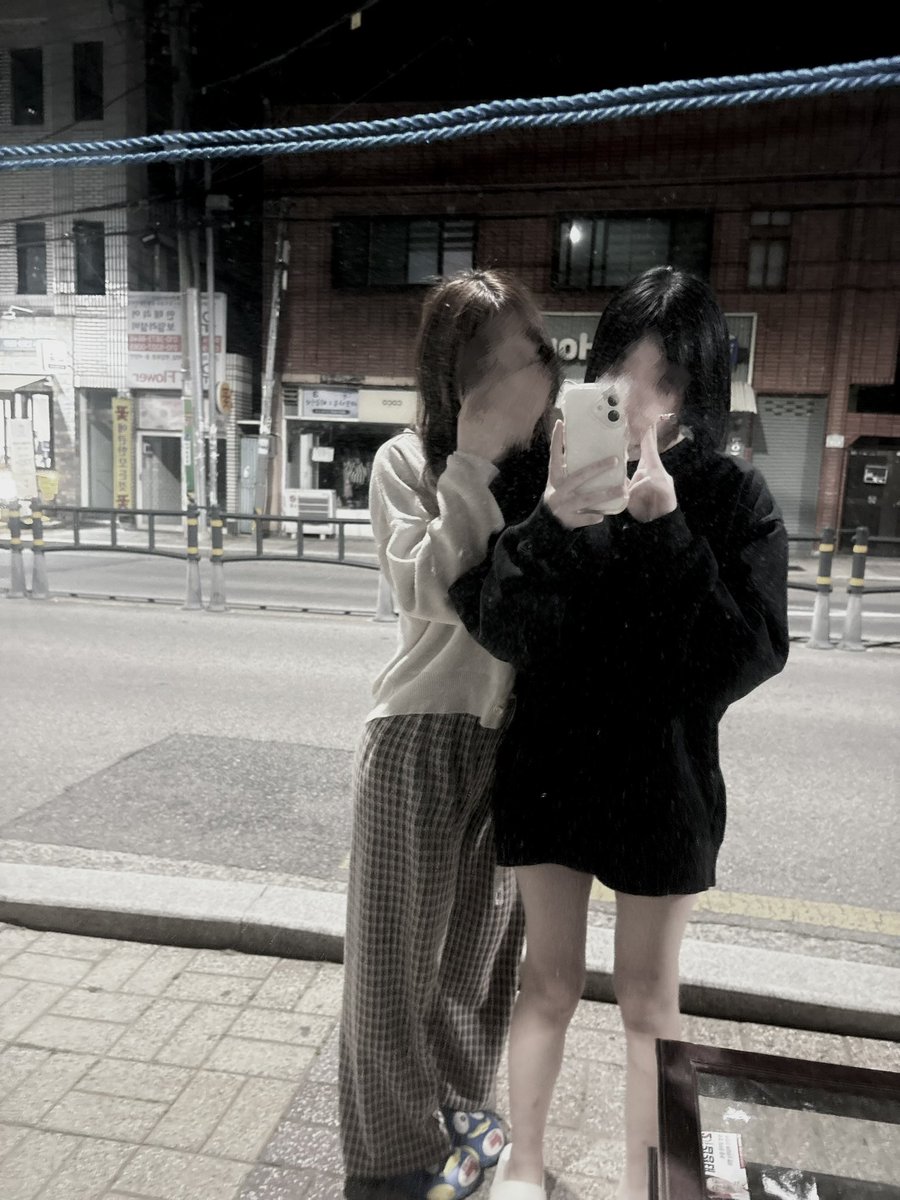 니아(본계정지) tweet media