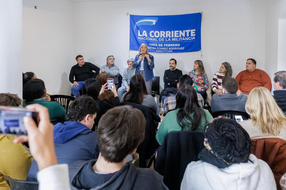 CrisAlvarezRod's tweet photo. Estamos viviendo una tragedia social: pymes que cierran, empleos destruidos, familias que se endeudan para pagar servicios o comprar remedios. 

Pero cada vez que la derecha llegó con estos planes, el peronismo se organizó y le devolvió la dignidad al pueblo argentino. https://t.co/fhDWqiA03X