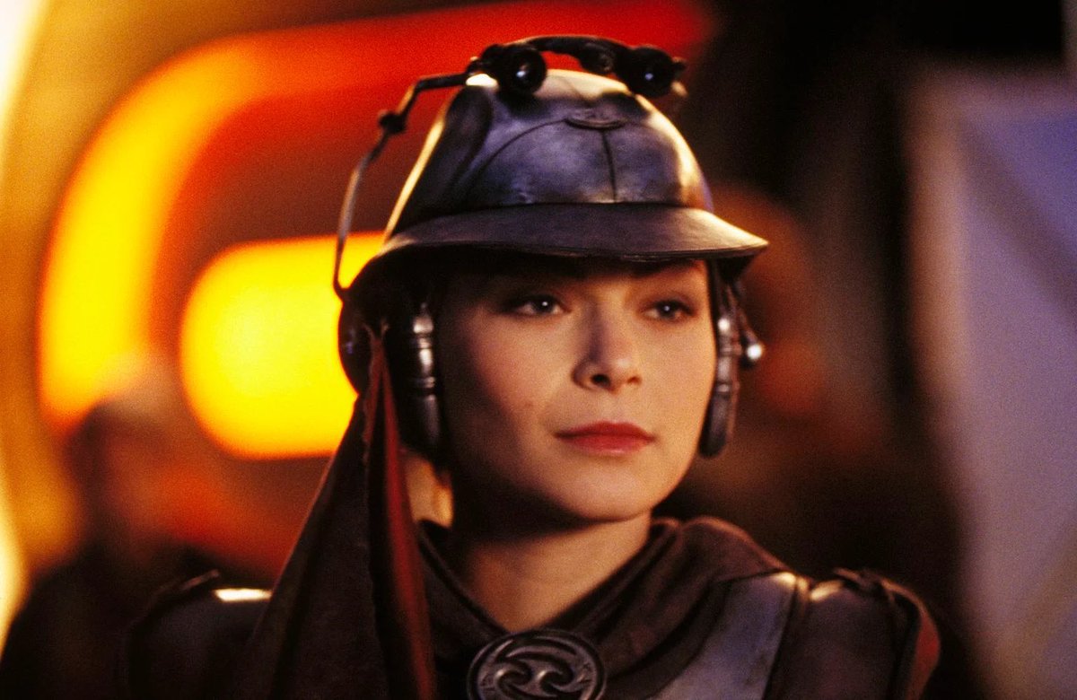 _starwarsnews's tweet photo. Maul Shadow Lord executive producer Athena Yvette Portillo wishes that they could do something with Zam Wesell for a future story!

"Because - think about it - Maul was only onscreen for six minutes. A lot of important people were only onscreen for a few minutes. Zam was probably around that time, but I want to learn more about her. I like the whole shapeshifting idea."

Source: @screenrant