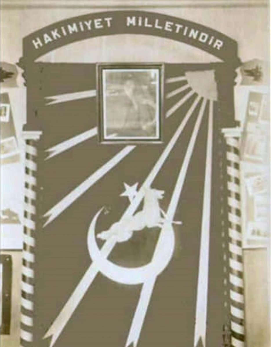 K_TURK_19051919's tweet photo. ✅Bastırdığı paranın üzerine Bozkurt koydurdu.

✅ Yakın arkadaşlarına Bozok, Bozkurt gibi soy isimler verdirdi.

✅Manevi kızına Ülkü adını verdi.

✅Türk Tarih Kurumu, Türk Dil Kurumu’nu kurdu.

✅İbrahim Çallı’ya “Ergenekondan Çıkış” tablosunu yaptırdı.

✅Petrol Ofisi’ne Göktürk simgesi olan Bozkurt logosu ekliyor.

✅Her konuşmasında Türklük vurgusu yaptı.

✅Türklüğün ebedî olduğunu haykırdı.

✅Anadolu’da, unutulmuş, sinmiş, hor görülmüş Türklüğü şahlandırdı.

✅“Muhtaç olduğun kudret damarlarındaki asil kanda mevcuttur..” diyerek kutlanmış Türklüğünü hatırlattı.

✅“Bir Türk Dünyaya bedeldir.” Sözüyle dünyaya seslendi.

✅Türk Tarih tezini hazırlattı.

✅Asırlar sonra Türk adını vererek Türkiye Cumhuriyeti’ni kurdu.

İşte bu yüzden adı Atatürk oldu.
İşte bu nedenle Atatürk'e düşmanlar.