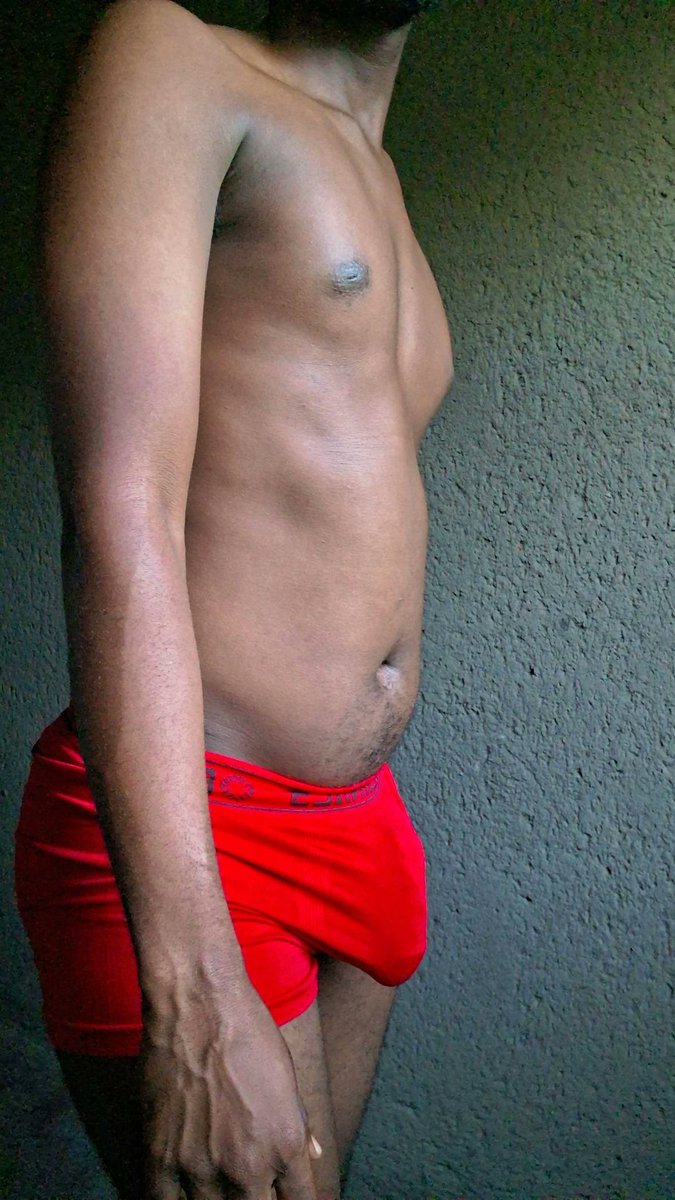 HeMaskedZA's tweet photo. Modeled something red... https://t.co/F9pHpNnU0E