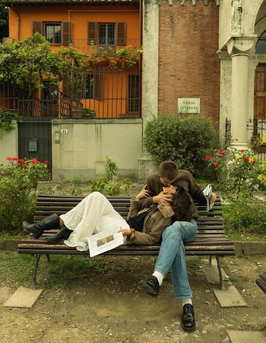 couldbeusvibes's tweet photo. romance looks good on us https://t.co/V29jMi20ao