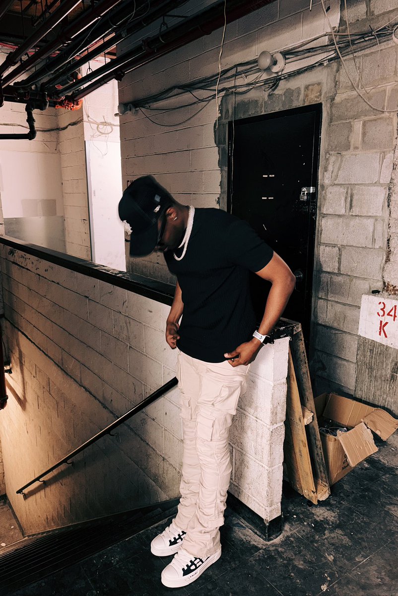 oBALLOUTTo's tweet photo. “My social media ain’t poppin .. N*gga my life is” https://t.co/tZI9rYkV0z