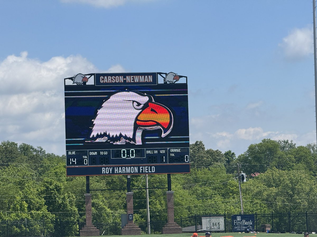 CasonC2027's tweet photo. Great camp today @cnfootball. Thanks for the coaching and for keeping us moving @CoachBell_08 @fbrecruiting_wv https://t.co/ODckki2Mk7