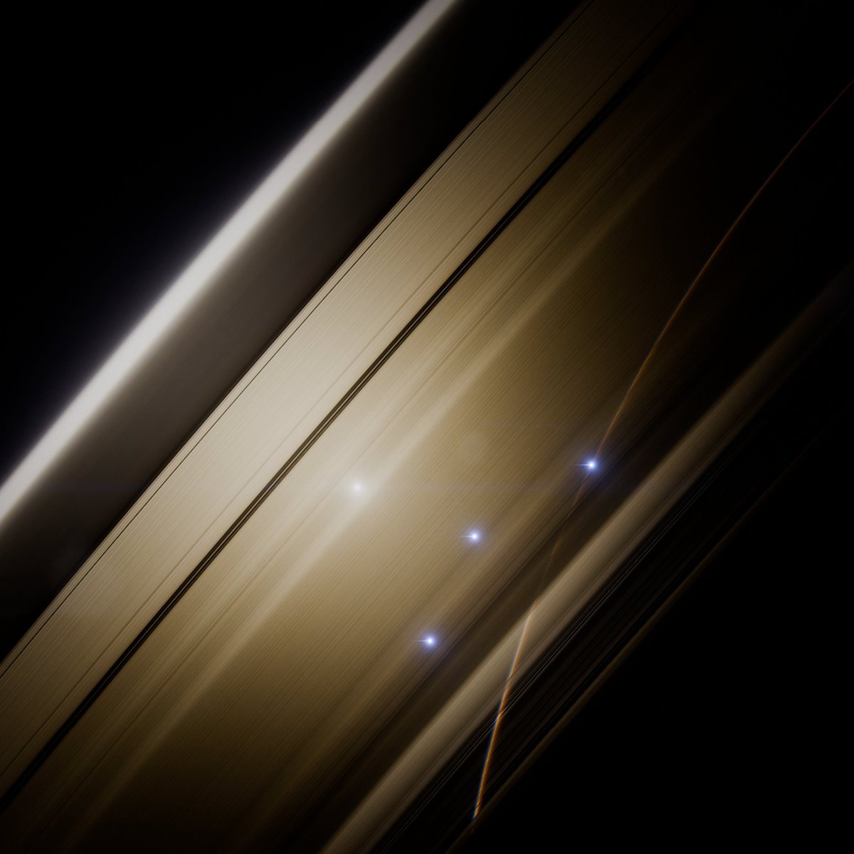 curtisjamesholt's tweet photo. πΈ UFOs over Saturn.
#spaceengine and #blender https://t.co/iUCrg6v6wM
